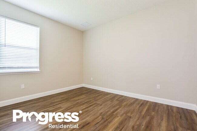 Building Photo - 14 Eleven Oaks Cir