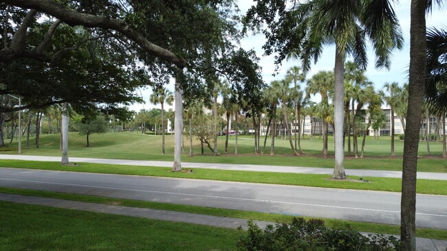 Building Photo - 147 Deer Creek Blvd