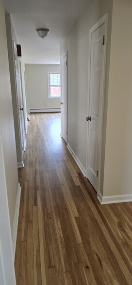 Building Photo - 409 Mayer Ct