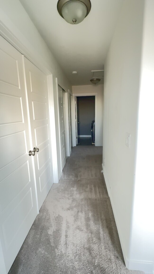 Building Photo - 169 E Ridgeline Wy