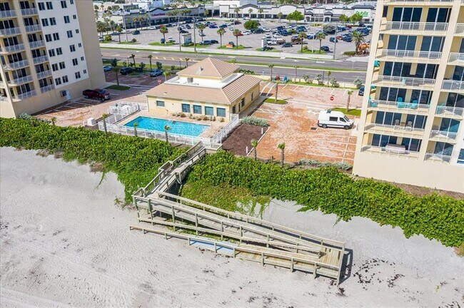 Building Photo - 1025 Jimmy Buffett Mem Hwy