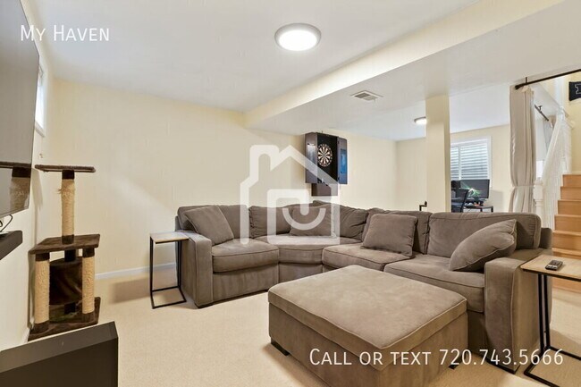 Building Photo - 481 S Washington St