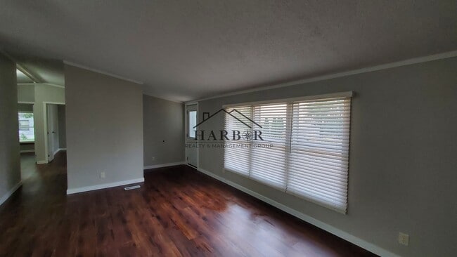 Building Photo - 23 Andreasen Dr