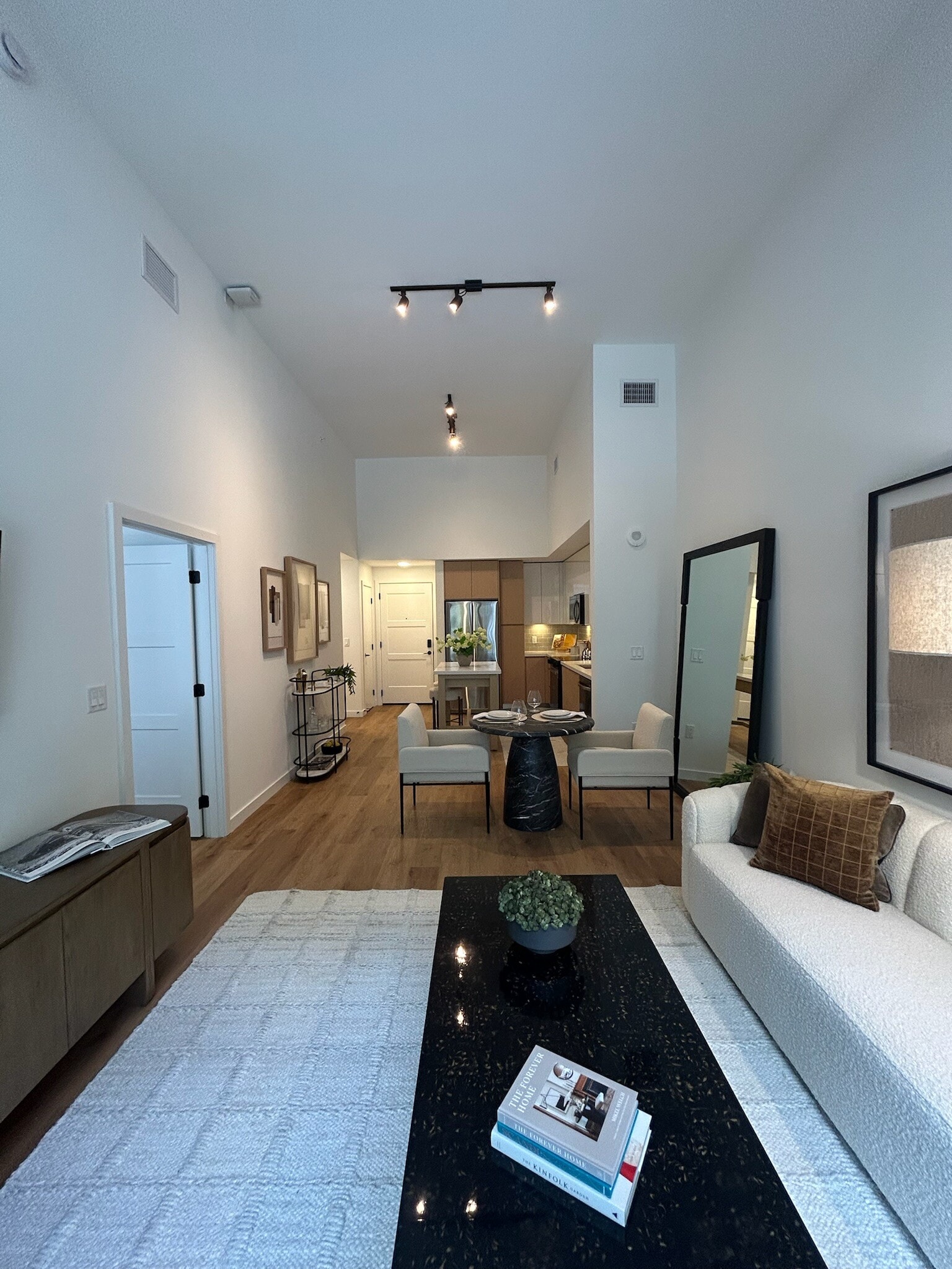 Building Photo - 1625 NE 124th St