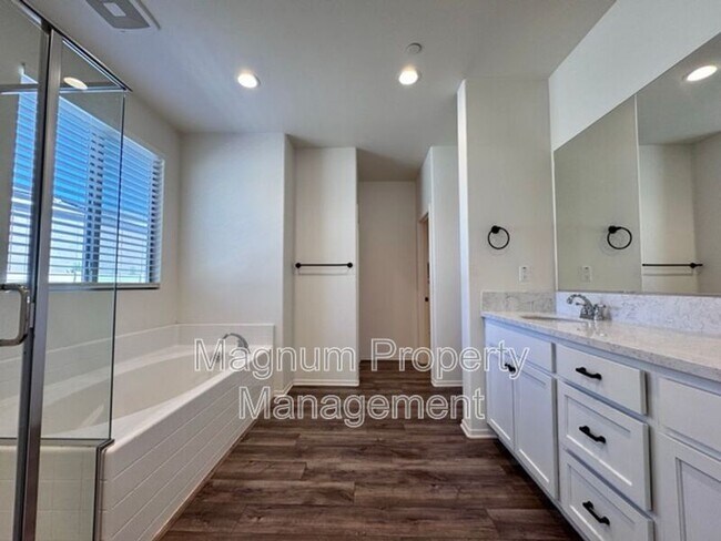 Building Photo - 24331 Ponderosa Ln