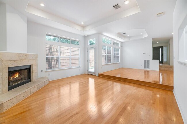 Building Photo - 1621 Maggie Mayes St