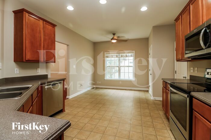 Building Photo - 9661 Pebble Creek Blvd