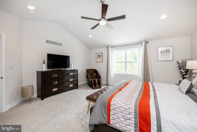 Building Photo - 126 Iron Hill Way