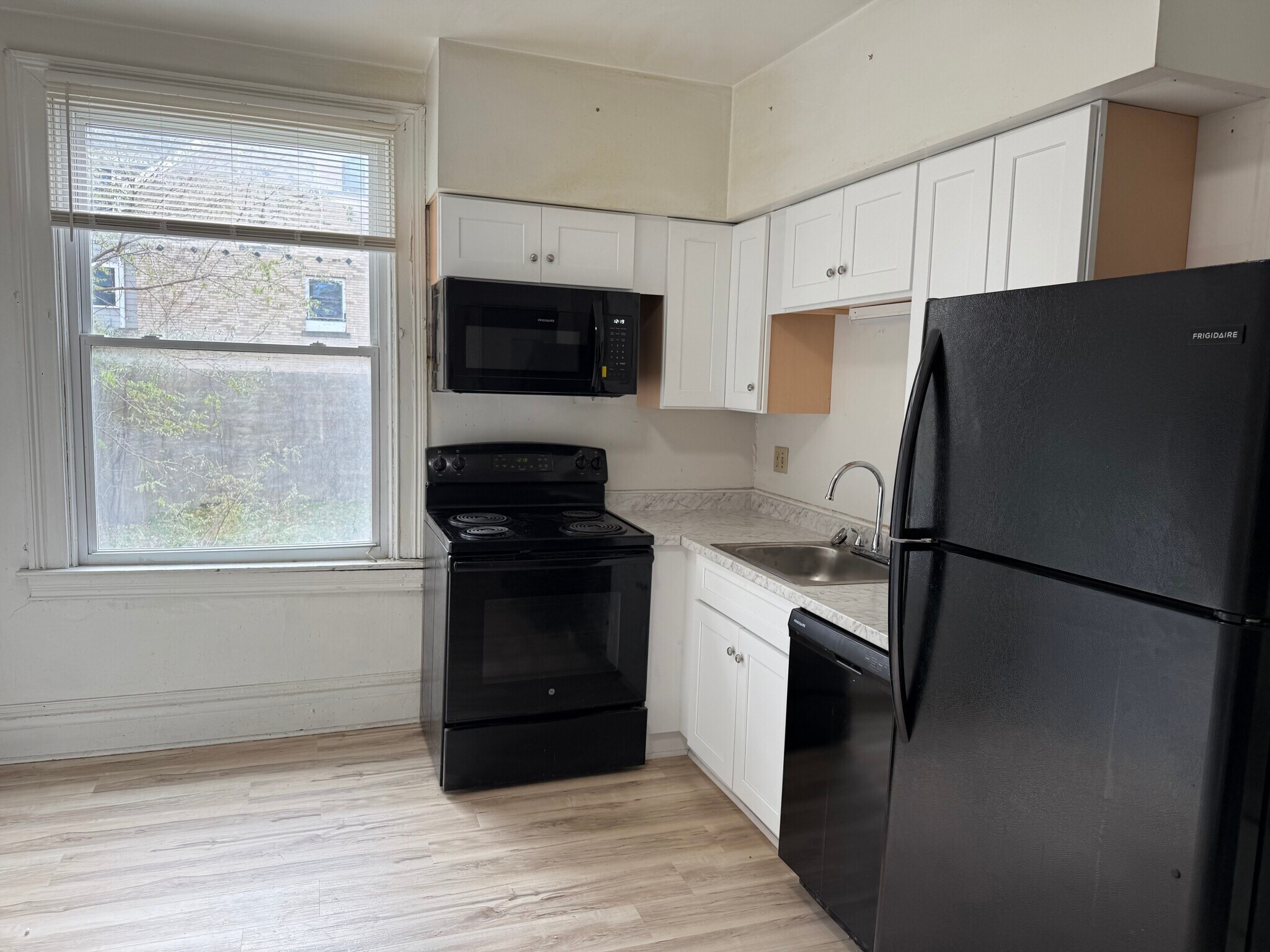 Building Photo - 5704 Darlington Rd