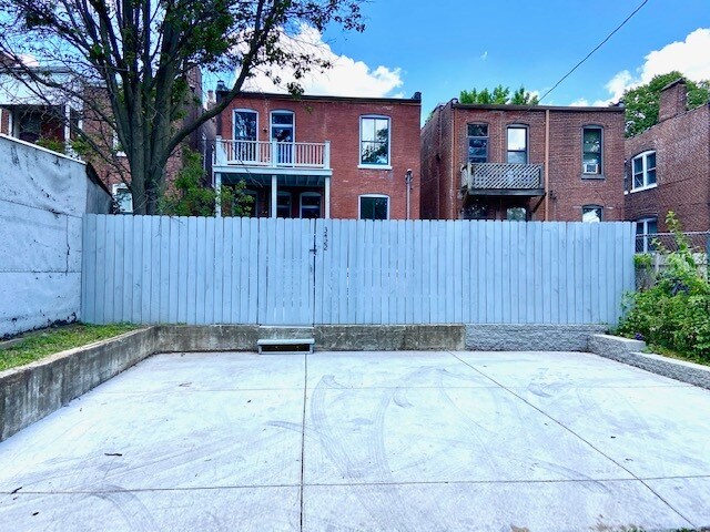 Building Photo - 3422 Utah St
