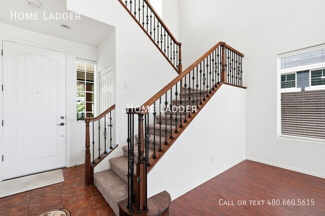 Building Photo - 3411 E Mesquite St