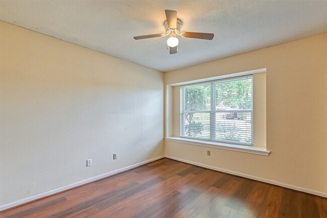 Building Photo - 2438 Hodges Bend Cir