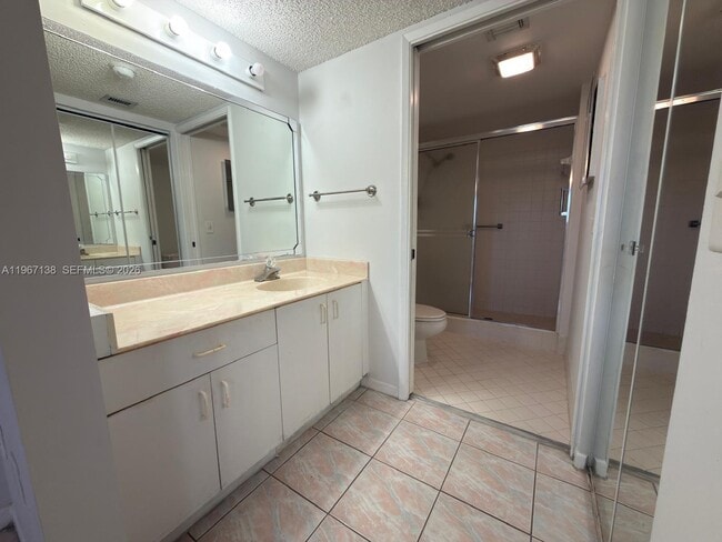 Building Photo - 950 SW 138th Ave