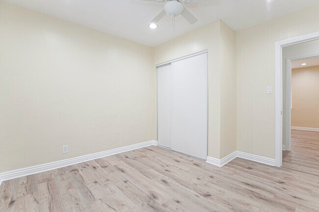 Building Photo - 10955 Burnet Ave