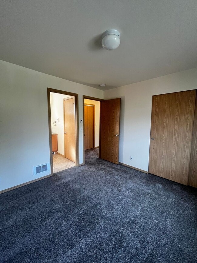 Building Photo - Green Certified 2 Bedroom Port Orchard Home!