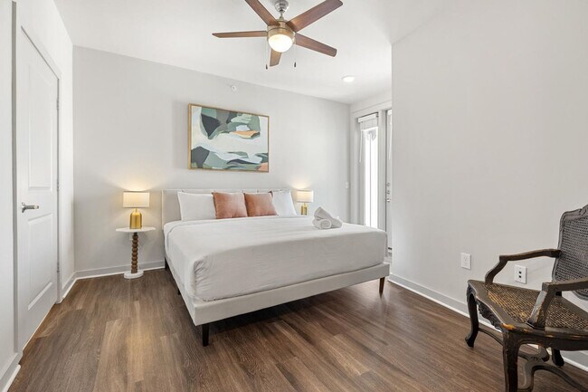 Building Photo - 5820 1/2 Cameron Road-SI FL4-ID1303394P