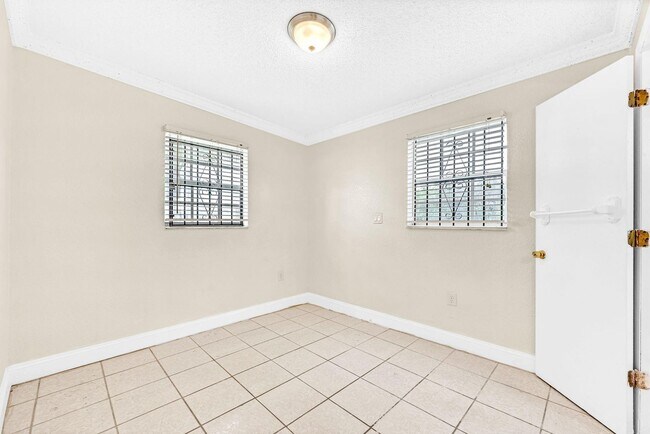 Building Photo - 15710 NW 19th Ave
