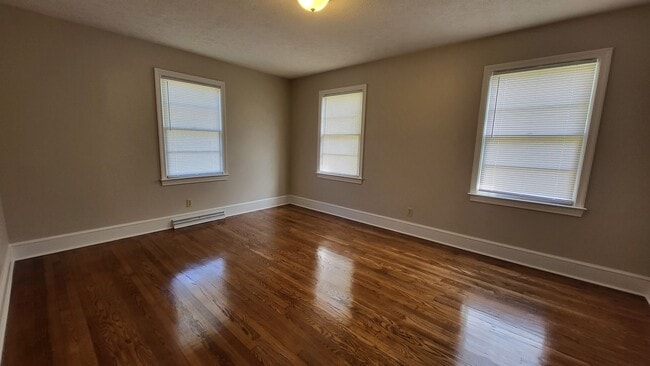 Building Photo - 3-Bedroom, 1-Bath Brick Home