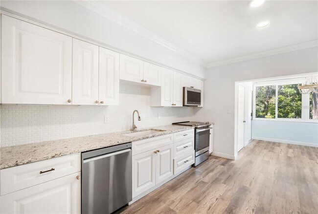 Building Photo - 1330 Snell Isle Blvd NE