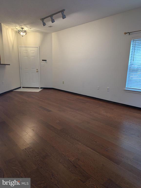 Building Photo - 6011 Rosebud Ln