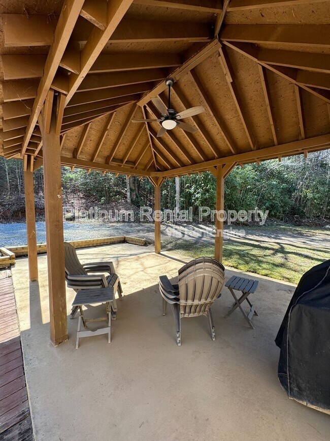 Building Photo - 971 Mountain Cove Rd