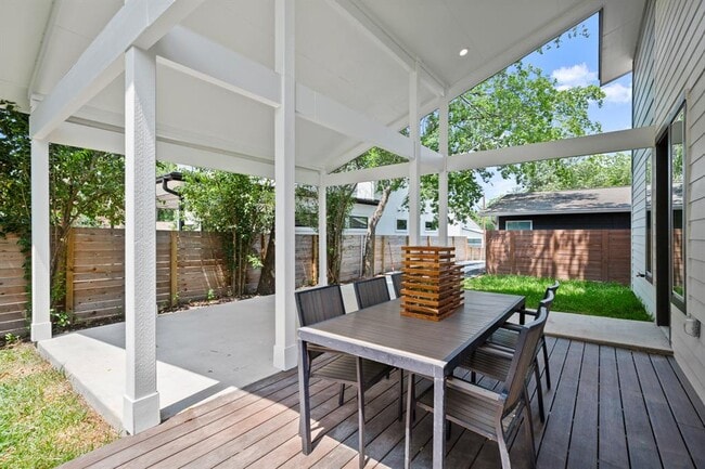 Building Photo - 3003 Ray Wood Dr