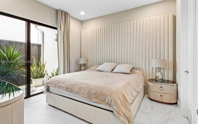 Building Photo - 8533 Ganton Dr