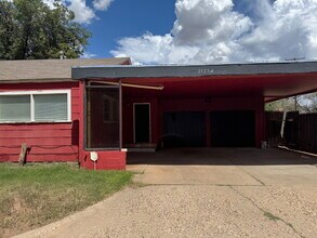 Building Photo - Lovely 3-Bedroom Duplex in Lubbock!