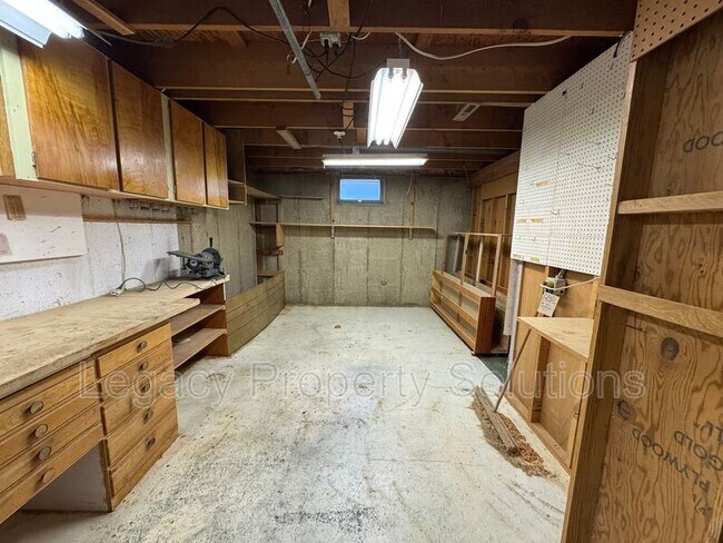 Building Photo - 2106 Assumption Dr