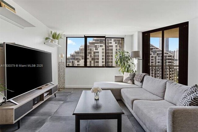 Building Photo - 540 Brickell Key Dr