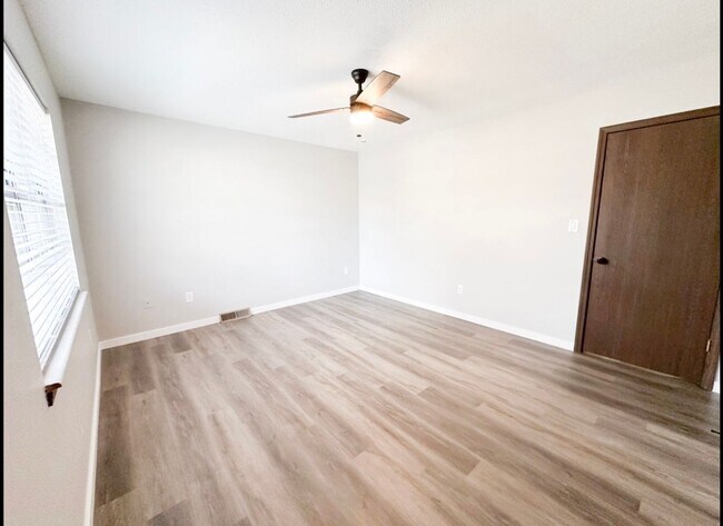 Building Photo - 2008 Juniper Dr