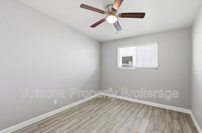 Building Photo - 805 E Turney Ave