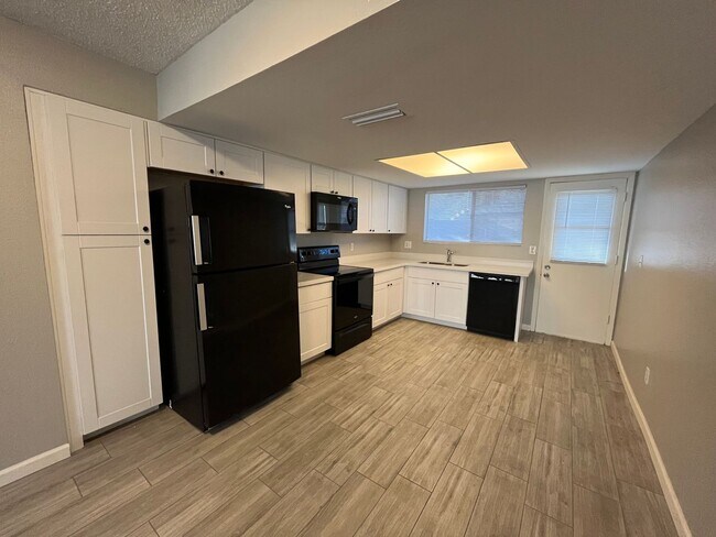 Building Photo - 3352 W Harmont Dr