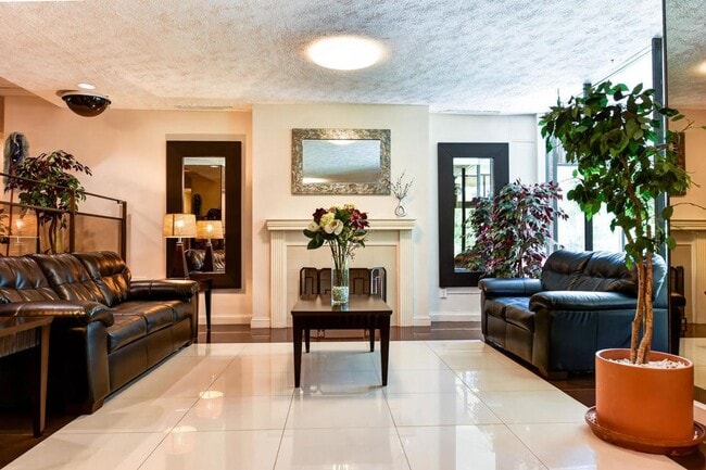 Building Photo - River Place Unit in Rosslyn!