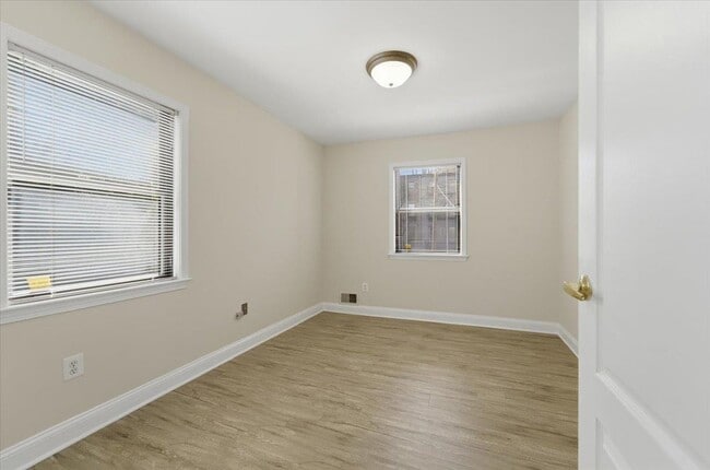 Building Photo - 295 9th St