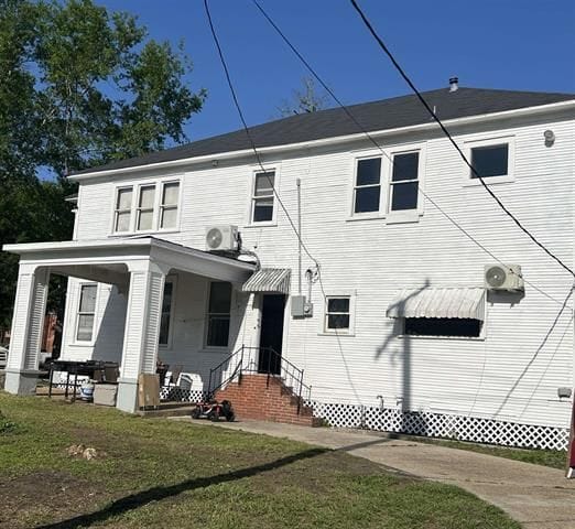 Building Photo - 305 W Main St