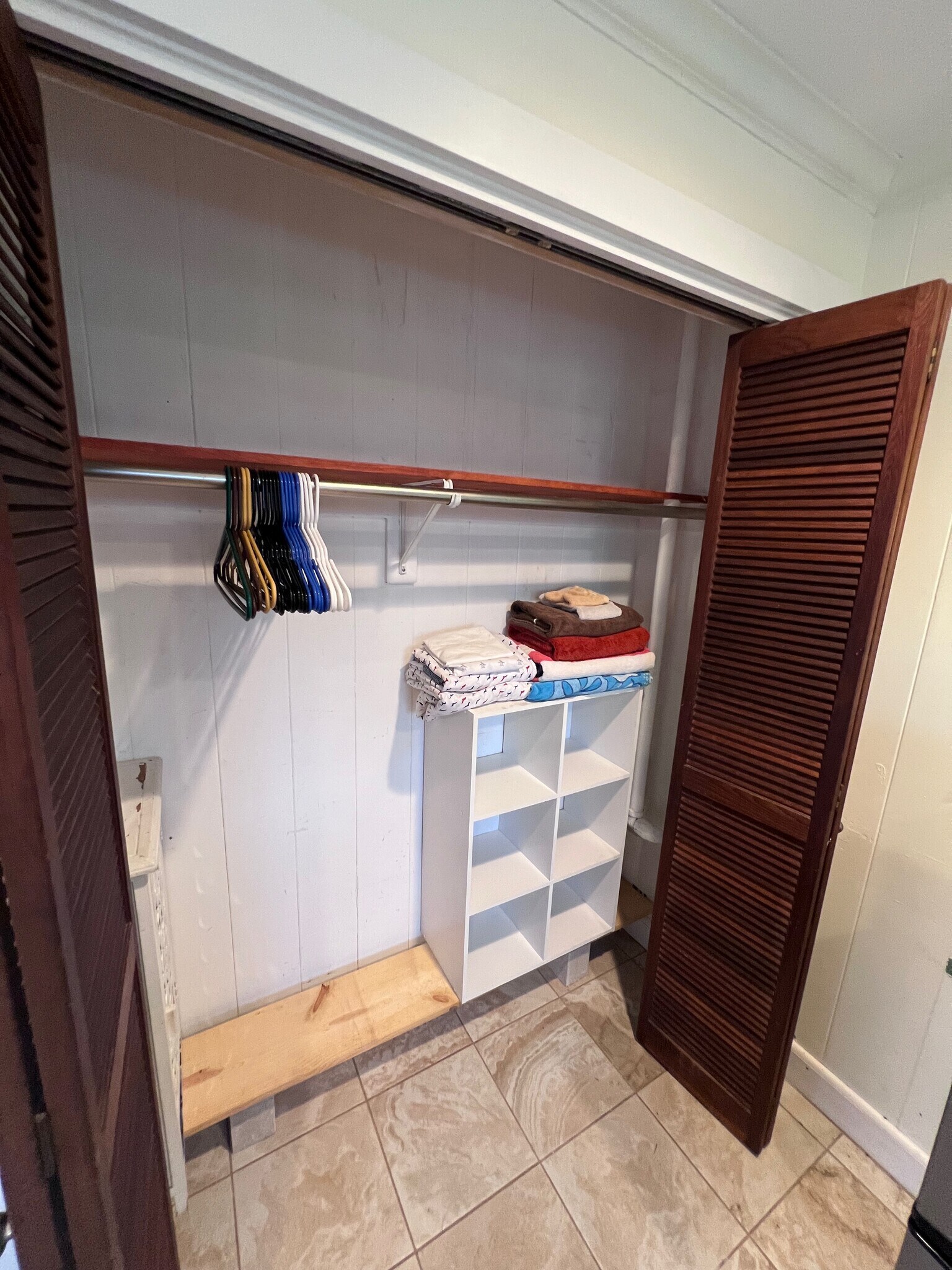 Building Photo - 324B Kalama St