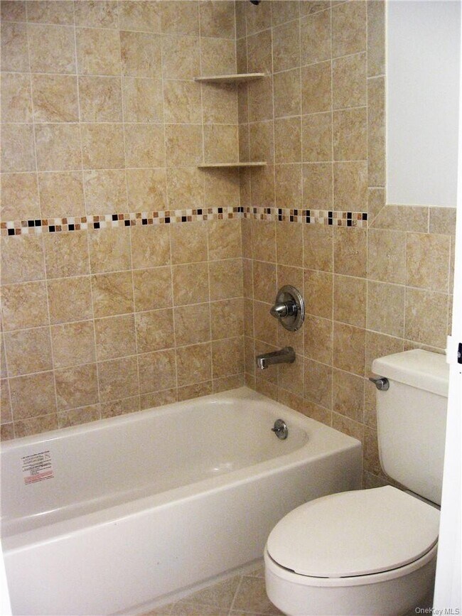 Building Photo - 300 High Point Dr