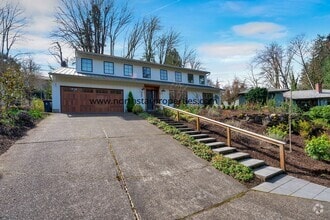 Building Photo - Lake Oswego Beauty Next to Tryon Creek