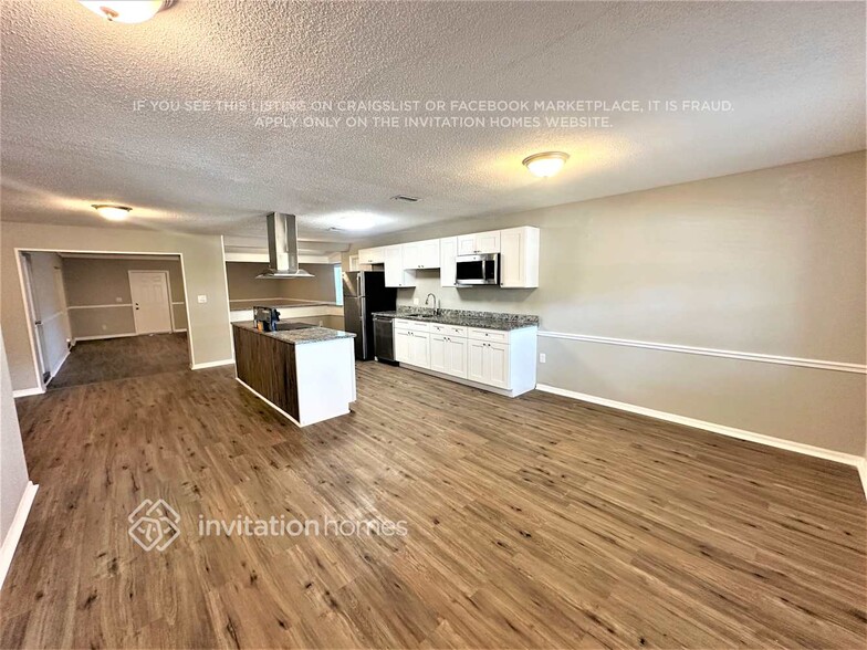 Building Photo - 5521 Westbury Dr