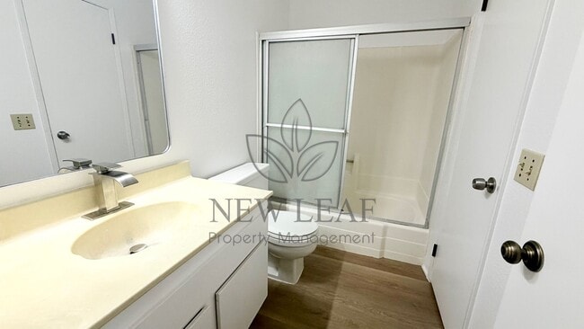 Building Photo - Charming 2-Bedroom Condo in North Pomona – Prime Location!