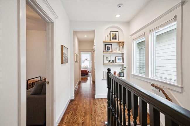 Building Photo - 417 Cortlandt St