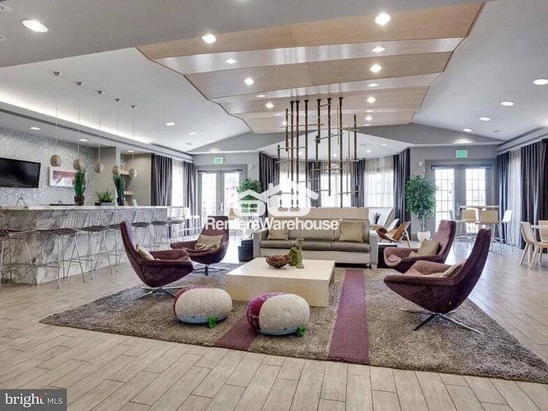 Building Photo - 7427 Macon Dr