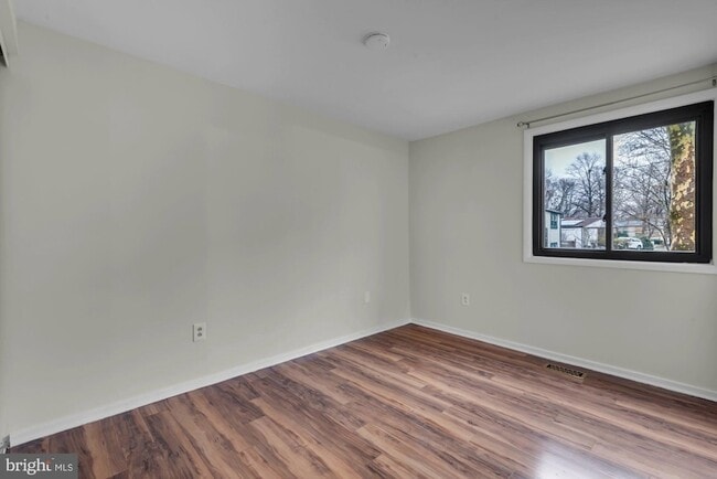 Building Photo - 8856 Youngsea Pl