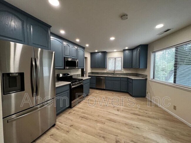 Building Photo - 5111 Loch Leven Dr