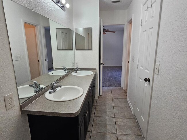 Building Photo - 16309 Fairford Palms Ct