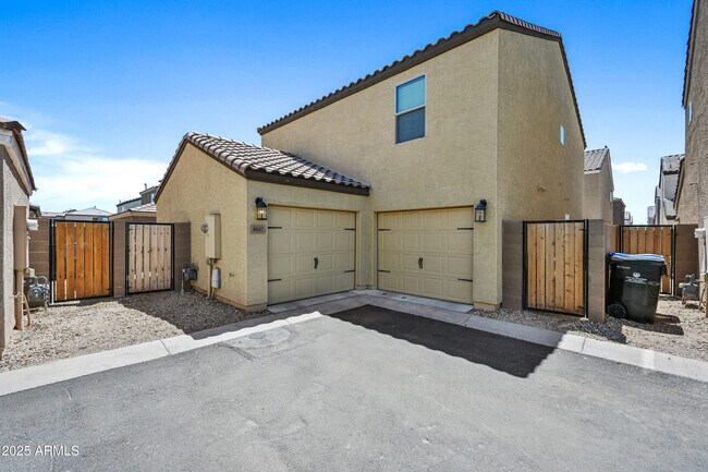 Building Photo - 8047 W Albeniz Pl