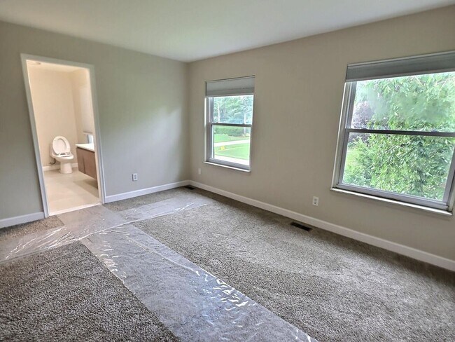 Building Photo - 28618 Balmoral Way