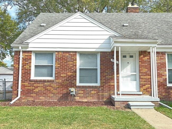 Primary Photo - 23756 Brittany Ave