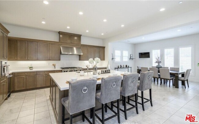 Building Photo - 20231 Bentley Way